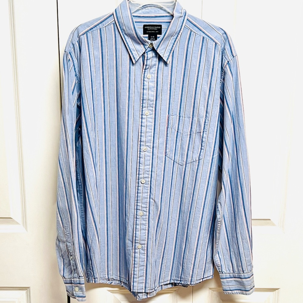 American Eagle Outfitters Light Blue and White Striped Button-Down Shirt Size L